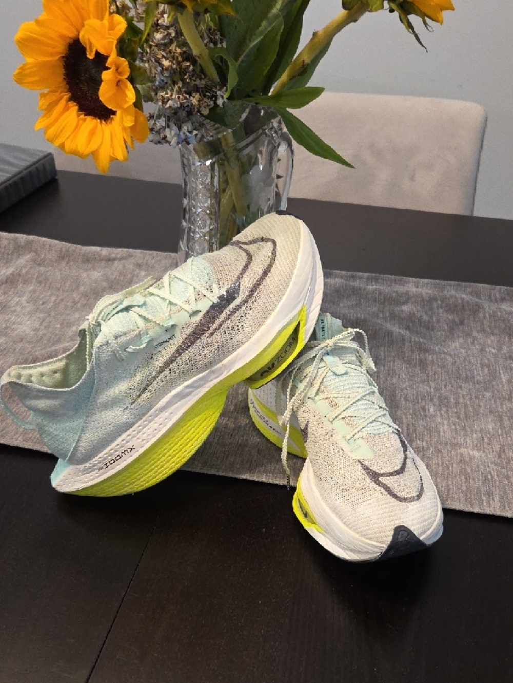 Nike ALPHAFLY Zoom X Women's Green and Neon Yellow Running Shoes - Picture 9 of 10